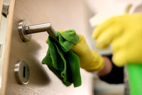 Entreprise de nettoyage avant ou après état des lieux de sortie appartement, maison, entreprise.